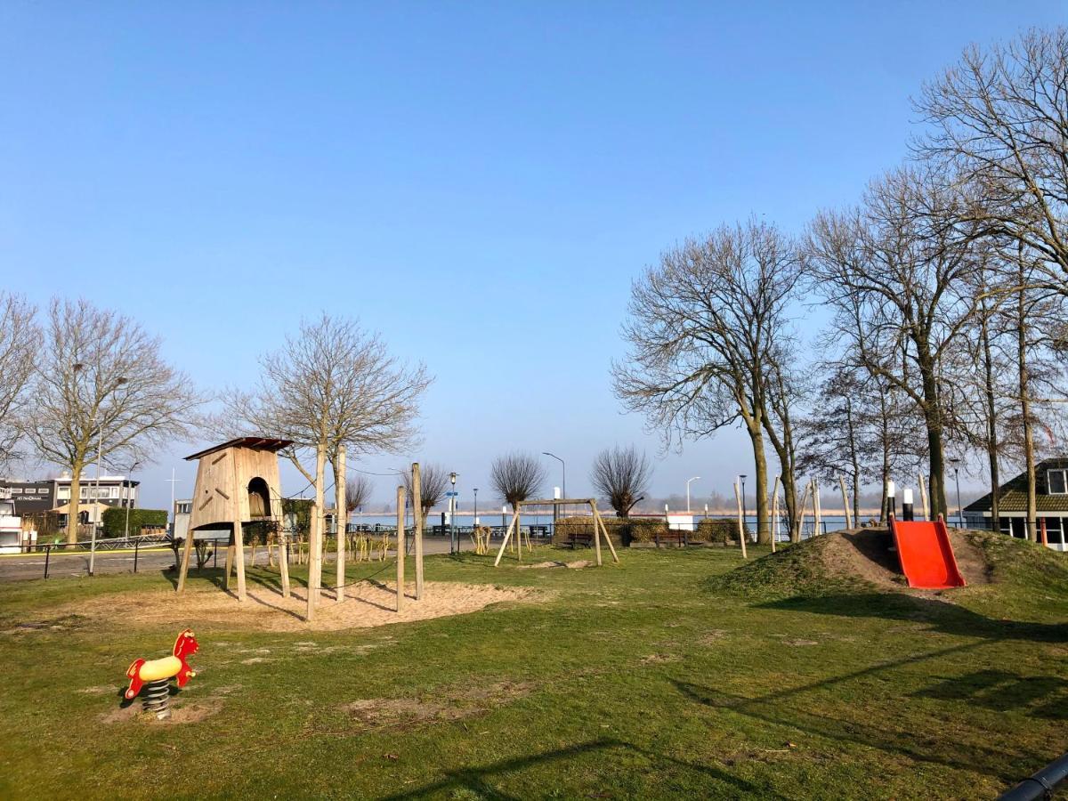 Bed And Breakfast De Biesbosch - In 'T Riet Drimmelen Exterior foto