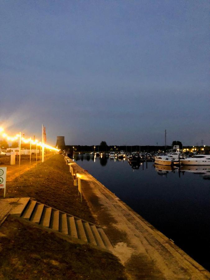 Bed And Breakfast De Biesbosch - In 'T Riet Drimmelen Exterior foto